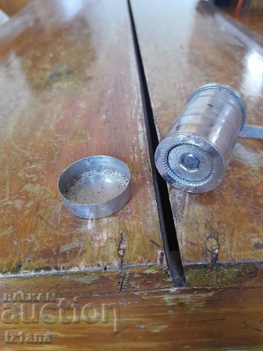 Delivery of Old grinder, pepper mill Delivery of Old grinder, pepper mill