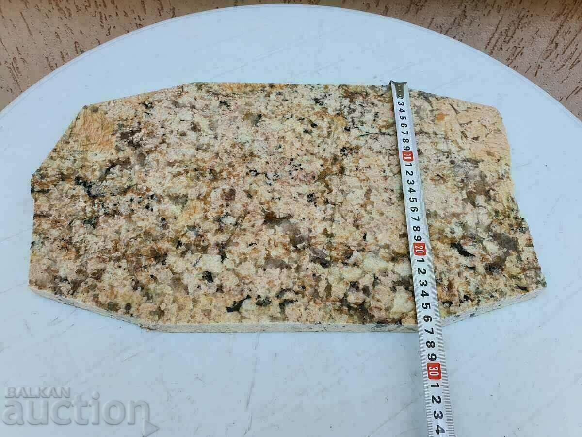 Παράδοση Πουλάω ένα κομμάτι βραζιλιάνικου φυσικού ροζ γρανίτη