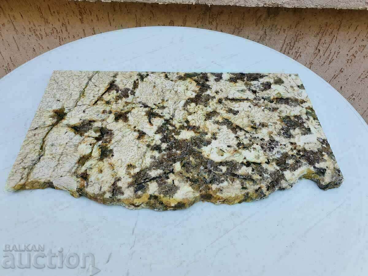 Πουλάω ένα κομμάτι βραζιλιάνικου φυσικού γρανίτη - Arctic Gold με τιμή € 13.00 | 25.43 BGN