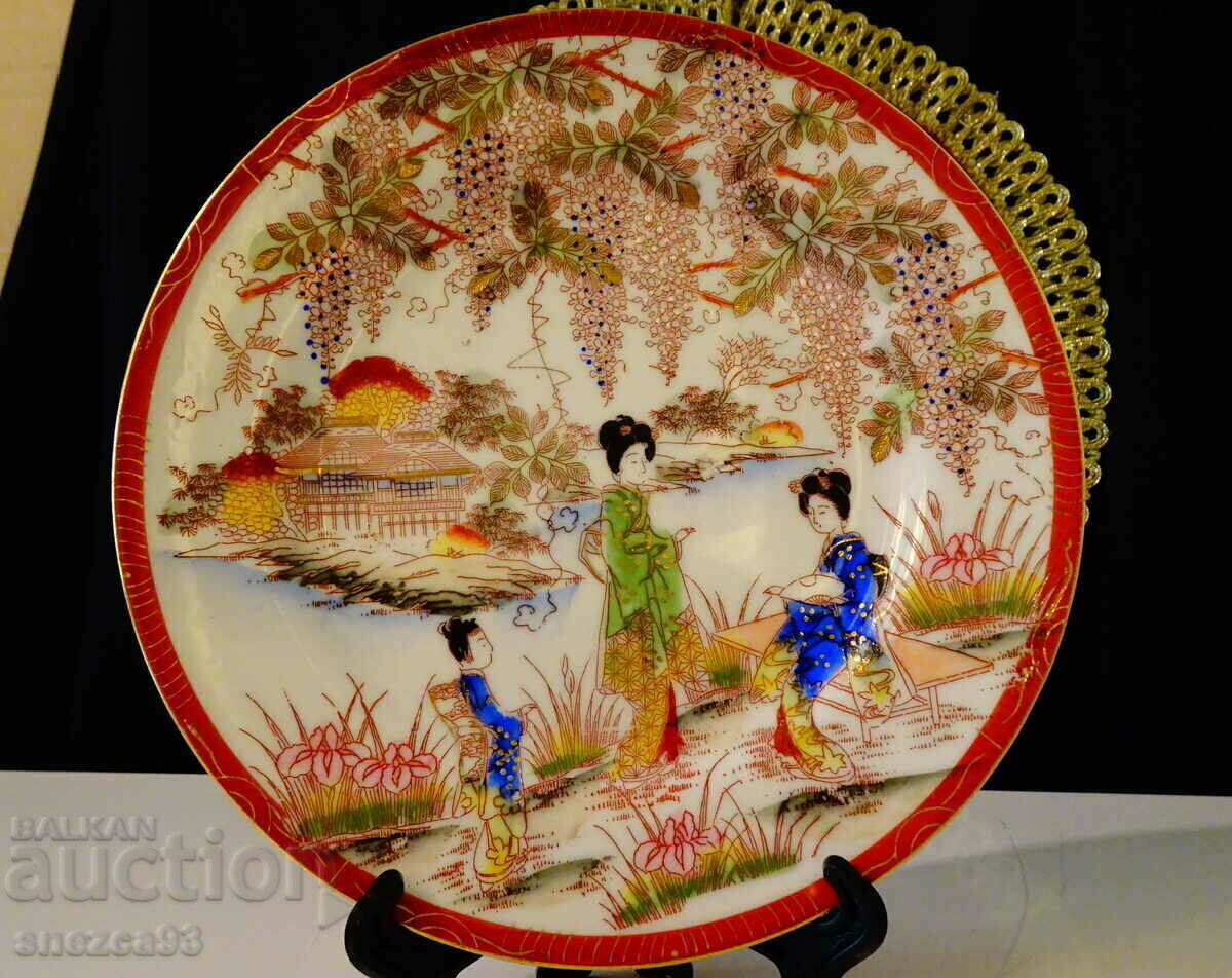 Japanese kiss plate, gold writing. - 6 Japanese kiss plate, gold writing. - 6