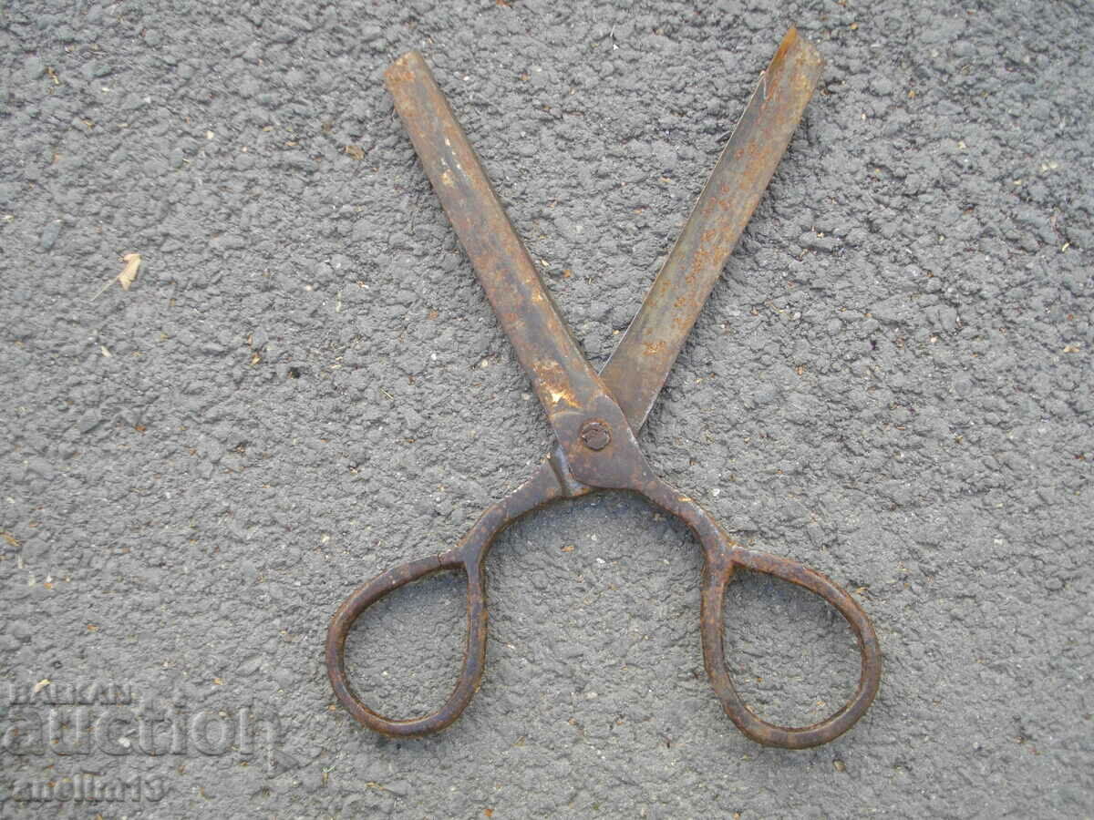 HUGE OLD ABAJIAN FORGED SCISSORS with price 65.00 BGN | € 33.23 HUGE OLD ABAJIAN FORGED SCISSORS with price 65.00 BGN | € 33.23
