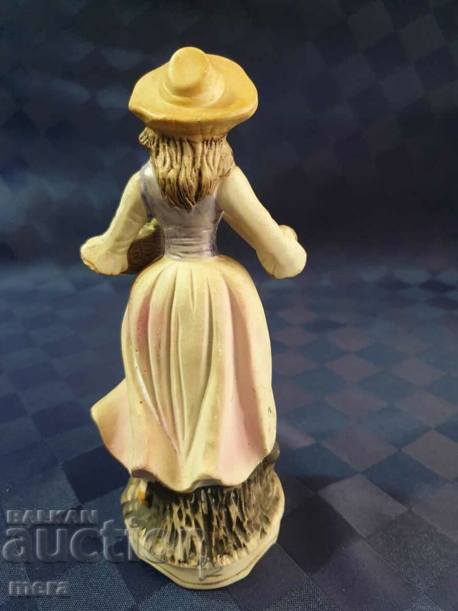 Porcelain figure - 5 Porcelain figure - 5