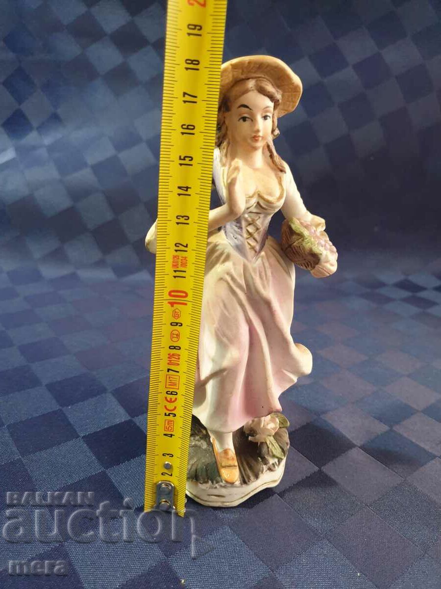 Porcelain figure - 6 Porcelain figure - 6