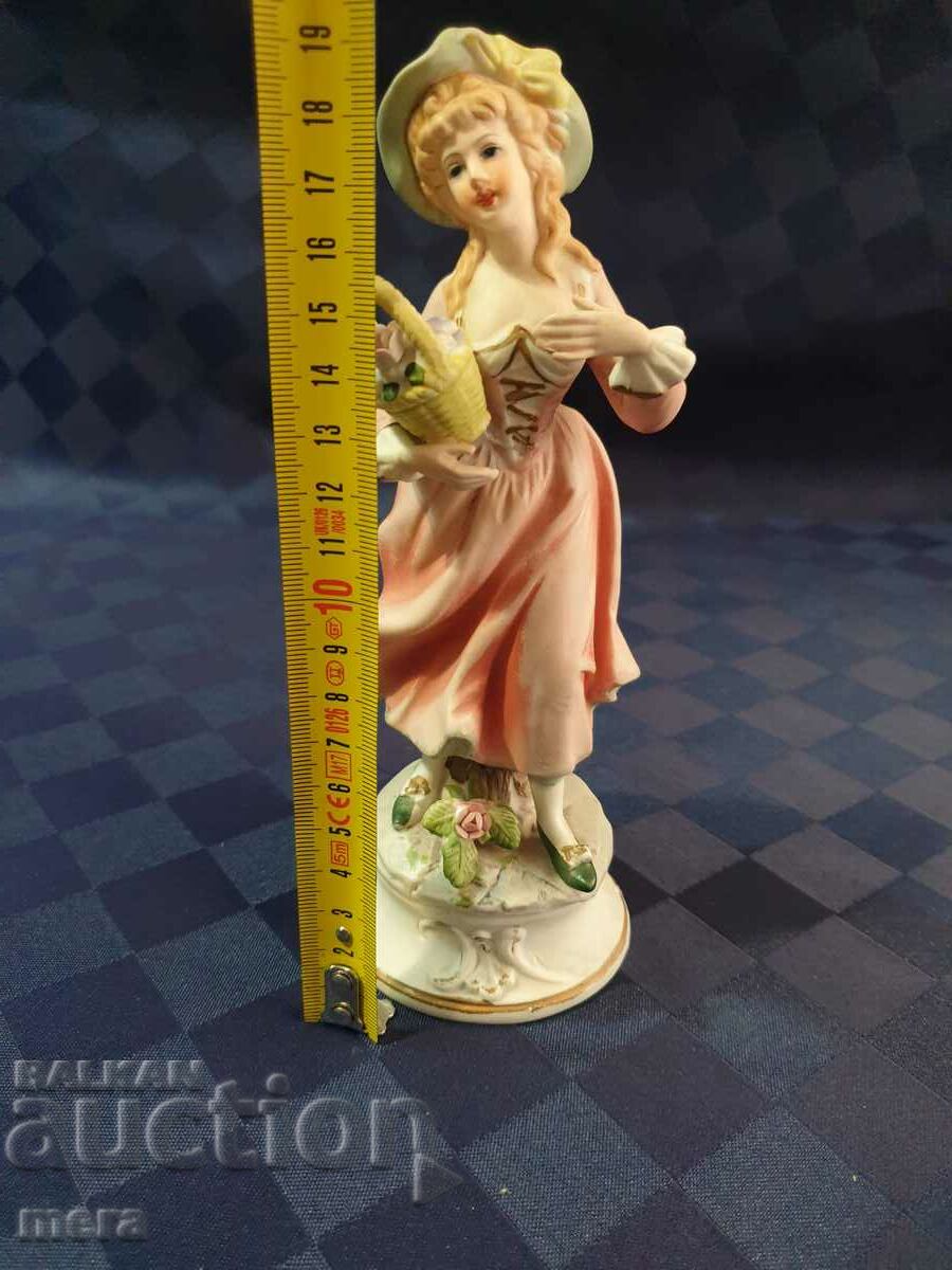 Porcelain figure - 6 Porcelain figure - 6