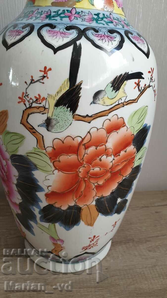 Delivery of Large old hand painted porcelain Chinese vase 47cm Delivery of Large old hand painted porcelain Chinese vase 47cm
