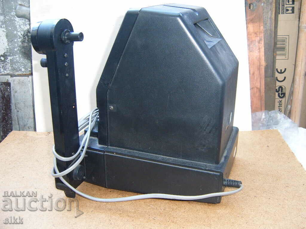 Delivery of Muviola (editing table) for motion pictures 8 C