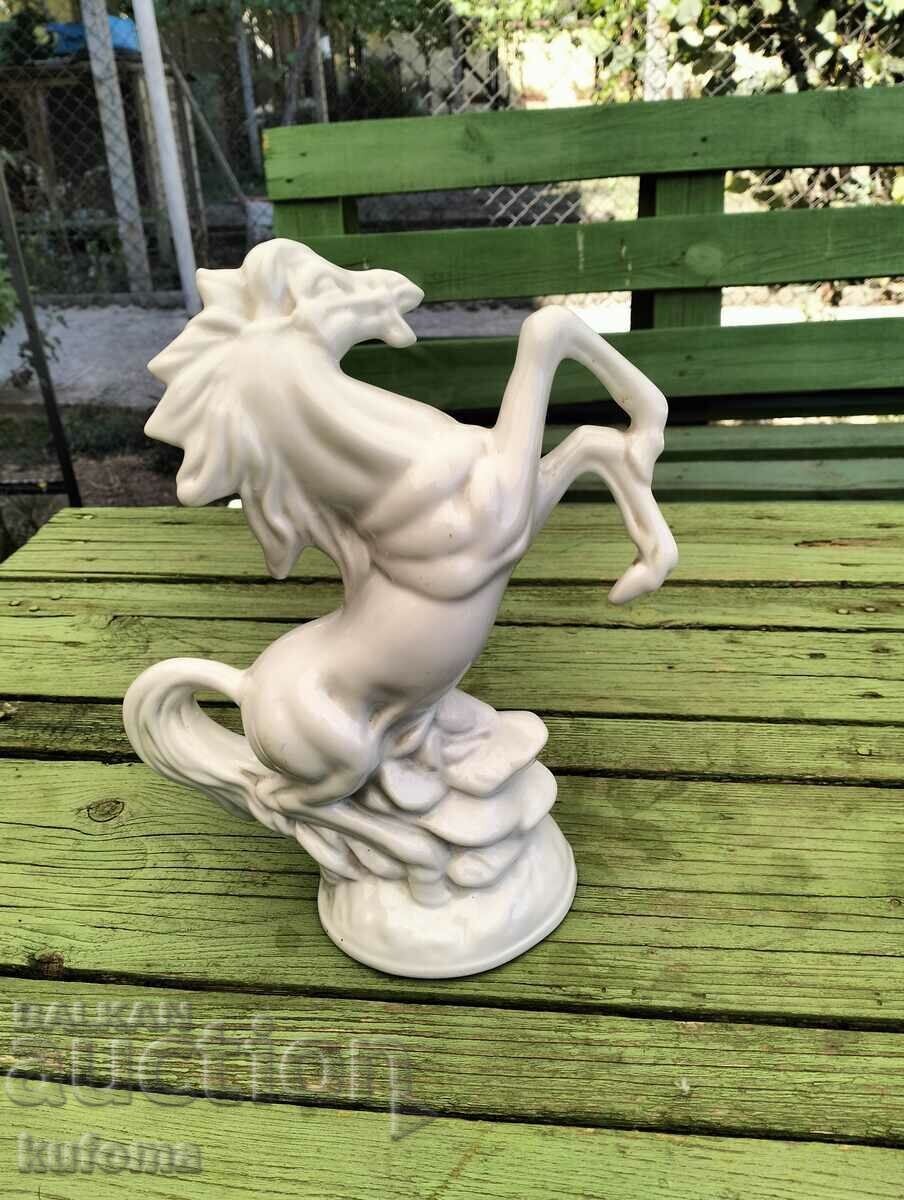 Porcelain horse with price 69.99 BGN | € 35.79 Porcelain horse with price 69.99 BGN | € 35.79