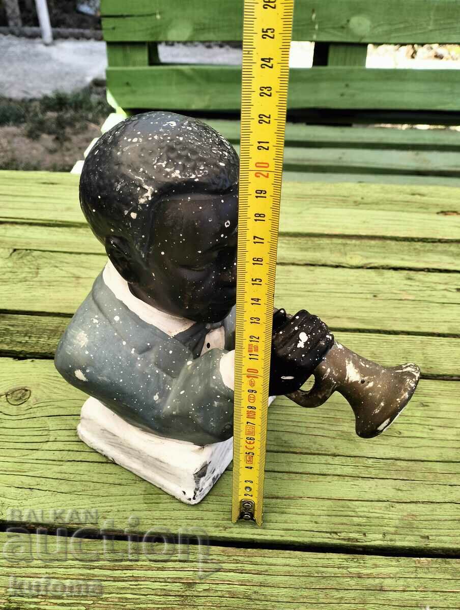 Auction Ceramic figure Auction Ceramic figure