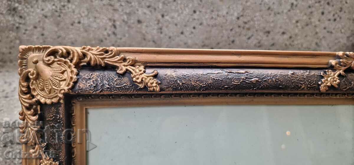 Delivery of Baroque frame for a large photo, painting – 3 types of hanging. Delivery of Baroque frame for a large photo, painting – 3 types of hanging.