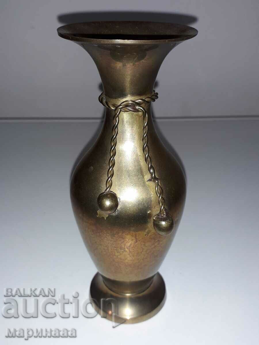 VASE. BRASS