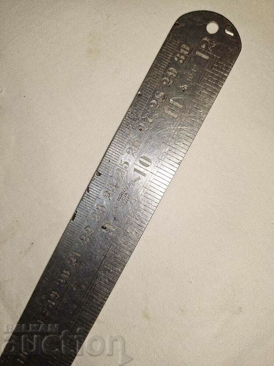 Old metal line--30cm.--London 1942 - 5 Old metal line--30cm.--London 1942 - 5