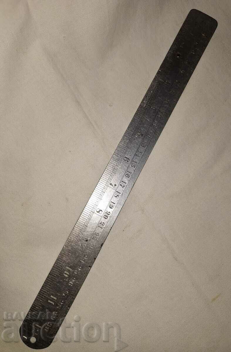 Old metal line--30cm.--London 1942 - 6 Old metal line--30cm.--London 1942 - 6