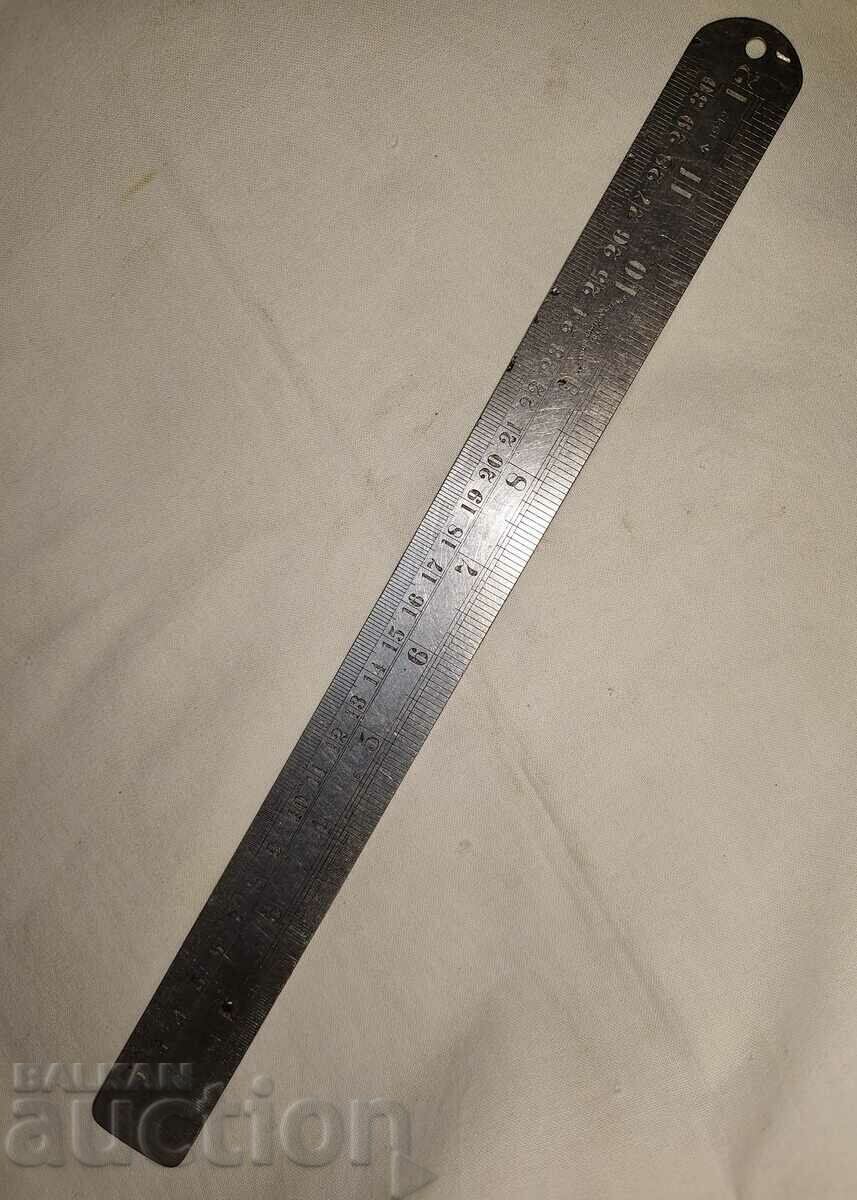 Old metal line--30cm.--London 1942 - 7 Old metal line--30cm.--London 1942 - 7