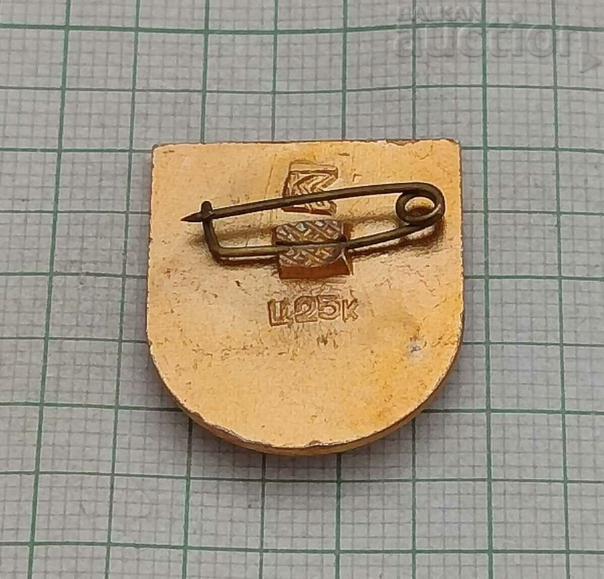 SOCCER DYNAMO KYIV USSR BADGE with price 4.00 BGN | € 2.05 SOCCER DYNAMO KYIV USSR BADGE with price 4.00 BGN | € 2.05