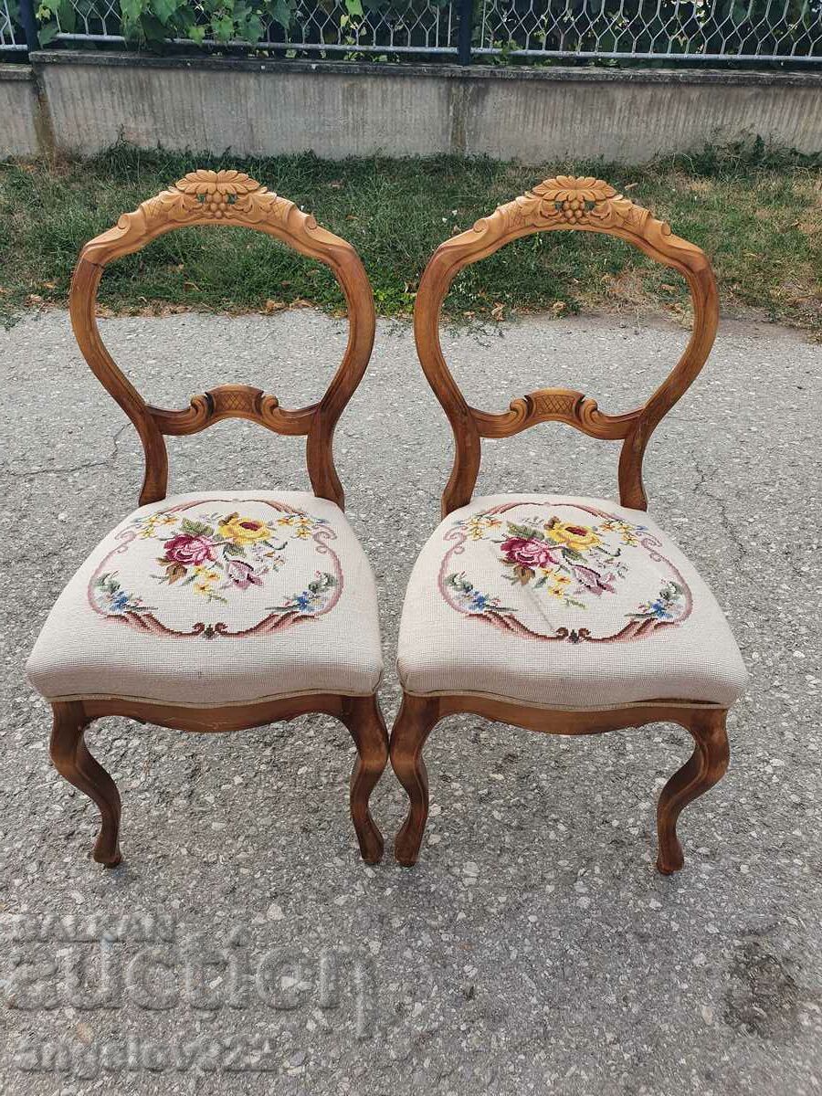 Beautiful vintage chairs array!!!