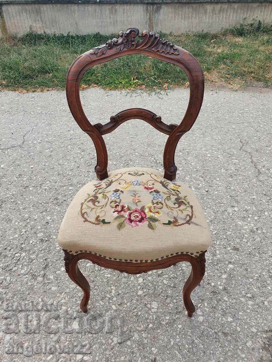 Beautiful vintage solid wood chair!!!