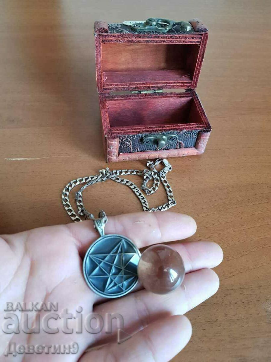 O9A Locket with silver chain and quartz ball