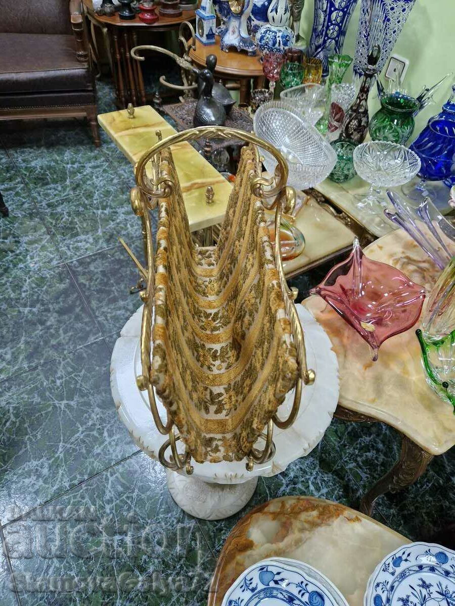 Доставка на Страхотна белгийска барокова стойка за вестници Доставка на Страхотна белгийска барокова стойка за вестници