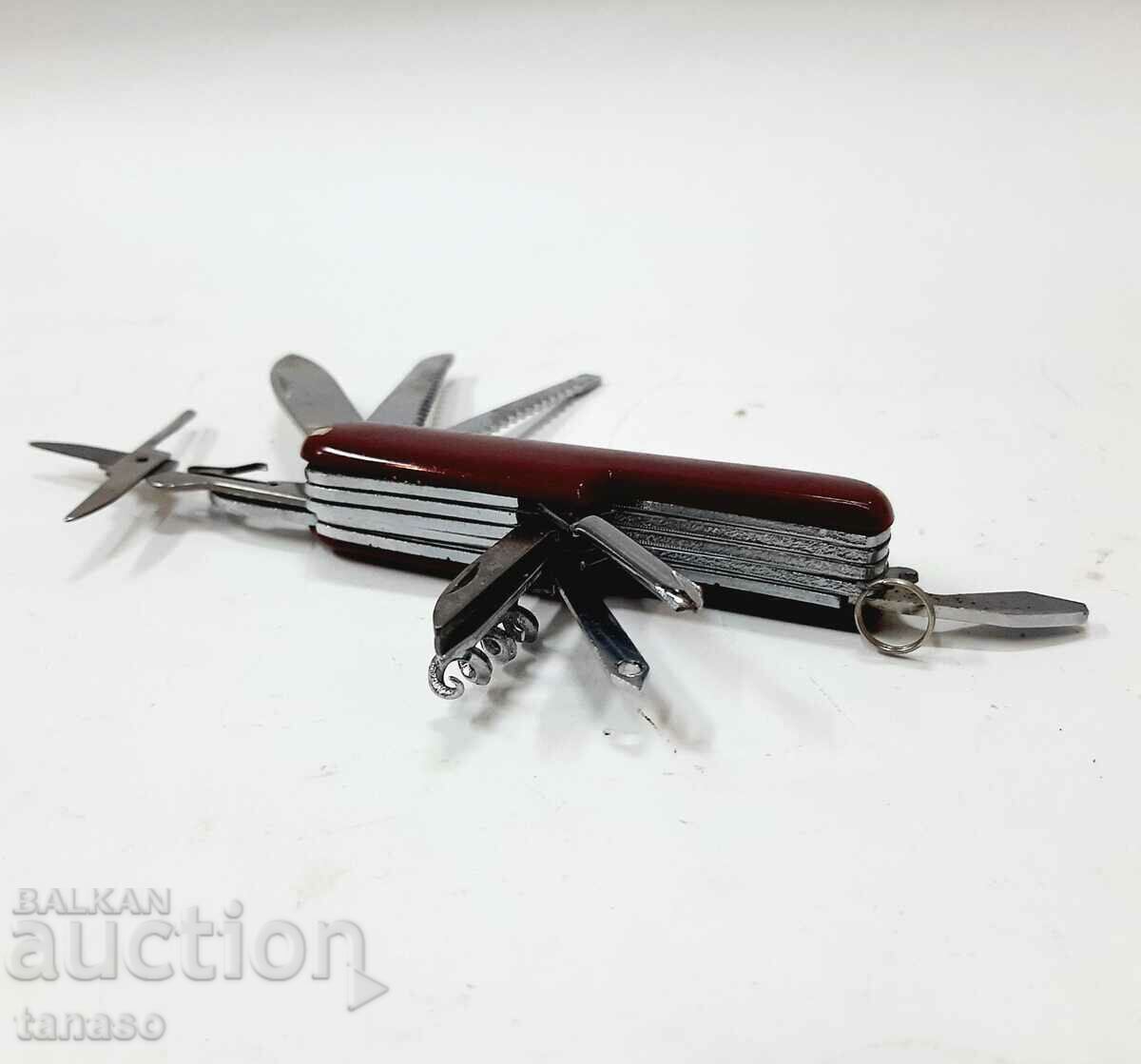 Swiss army knife (8.3) with price 35.00 BGN | € 17.90