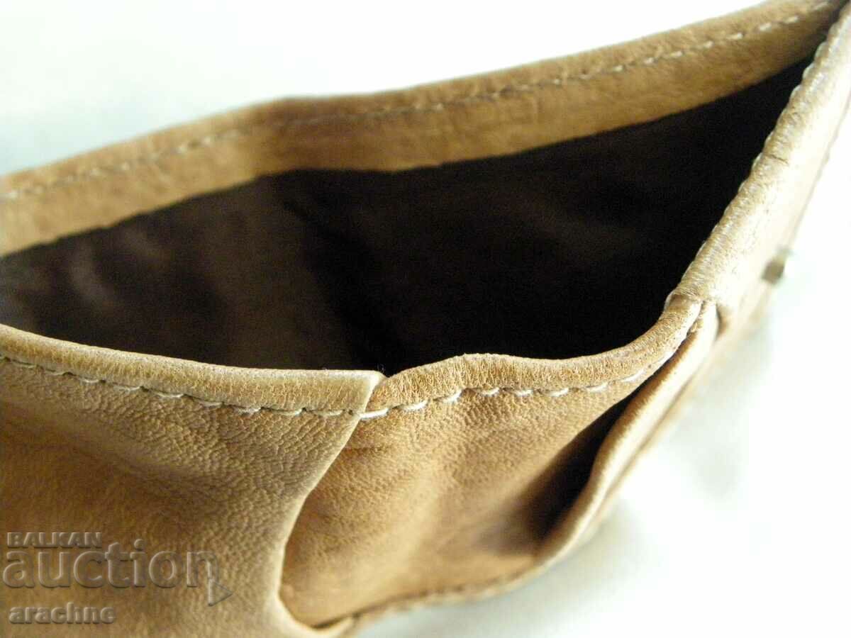 Auction Wallet made of gaur-Indian bison leather Auction Wallet made of gaur-Indian bison leather