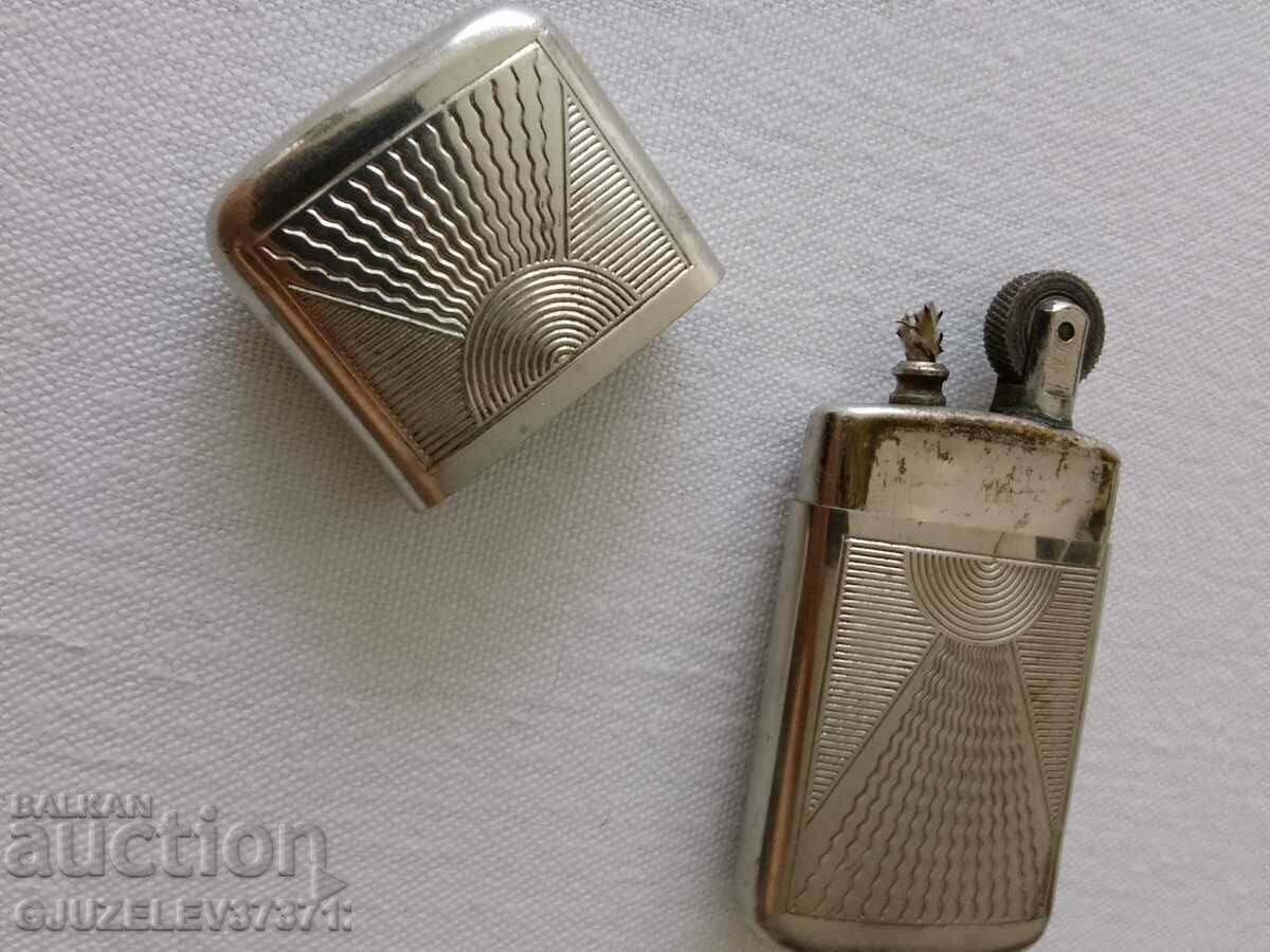 Old Art Deco silver metal petrol lighter Old Art Deco silver metal petrol lighter