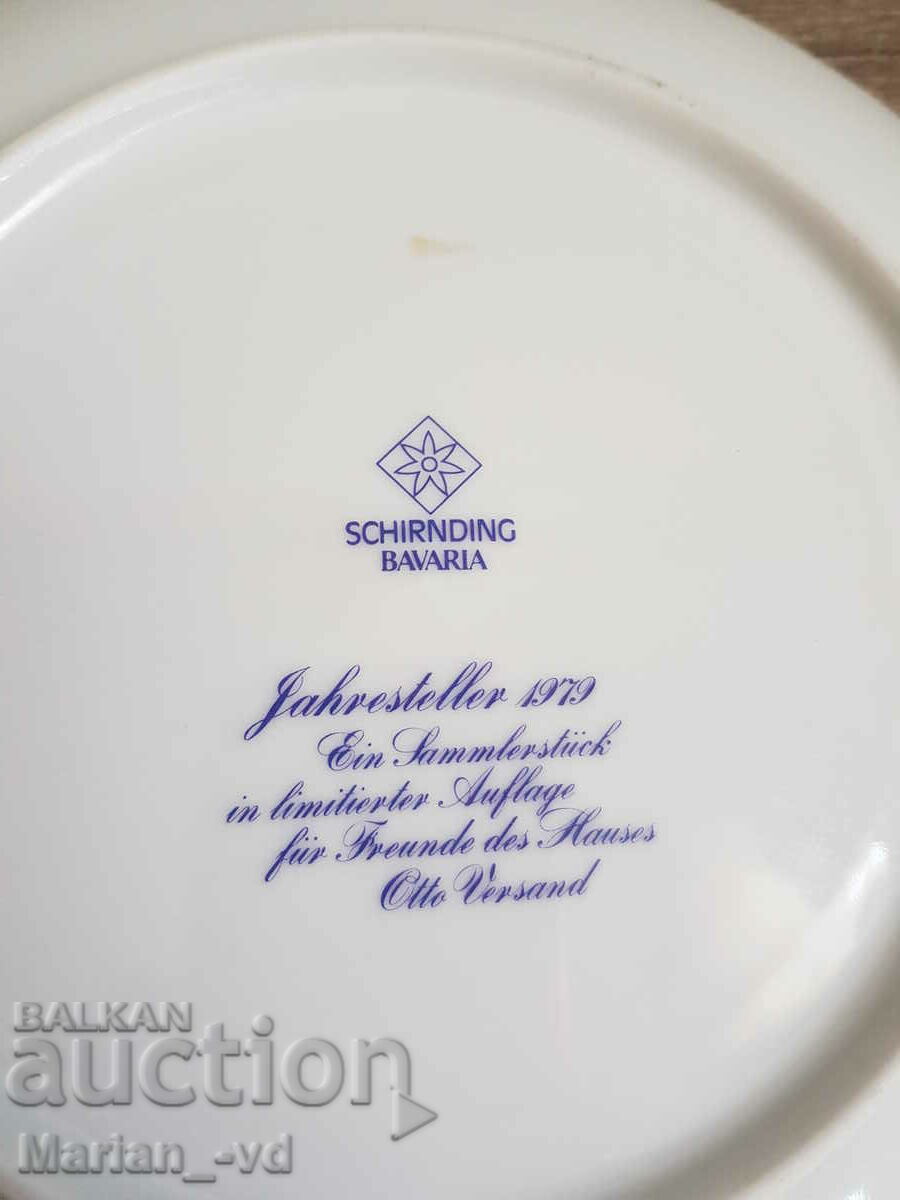 Παράδοση Πιάτο πορσελάνης από το Schirnding Bavaria Jahresteller 1979. Παράδοση Πιάτο πορσελάνης από το Schirnding Bavaria Jahresteller 1979.