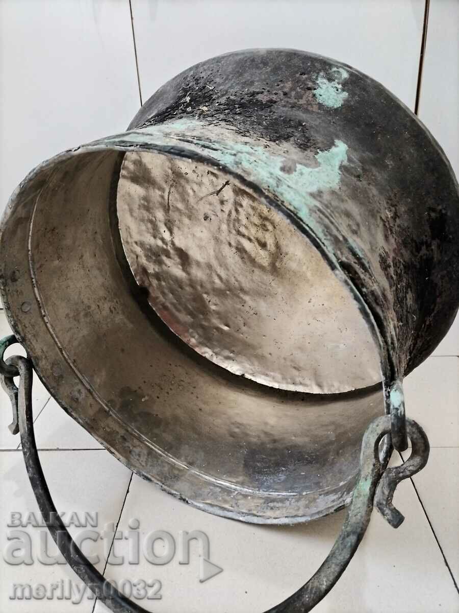 Auction  Old harania, copper vessel, large cauldron, copper, dustpan