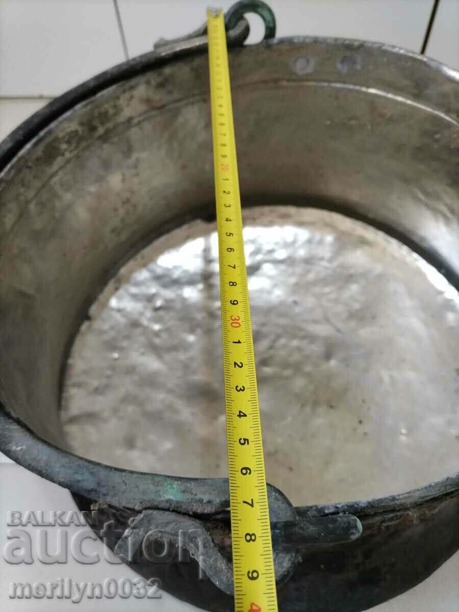 Delivery of Old harania, copper vessel, large cauldron, copper, dustpan