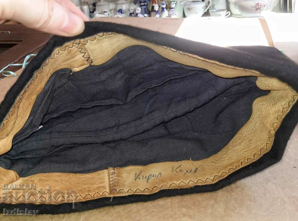 Доставка на Рядко подводничарско военноморско кепе с кокарда. Доставка на Рядко подводничарско военноморско кепе с кокарда.