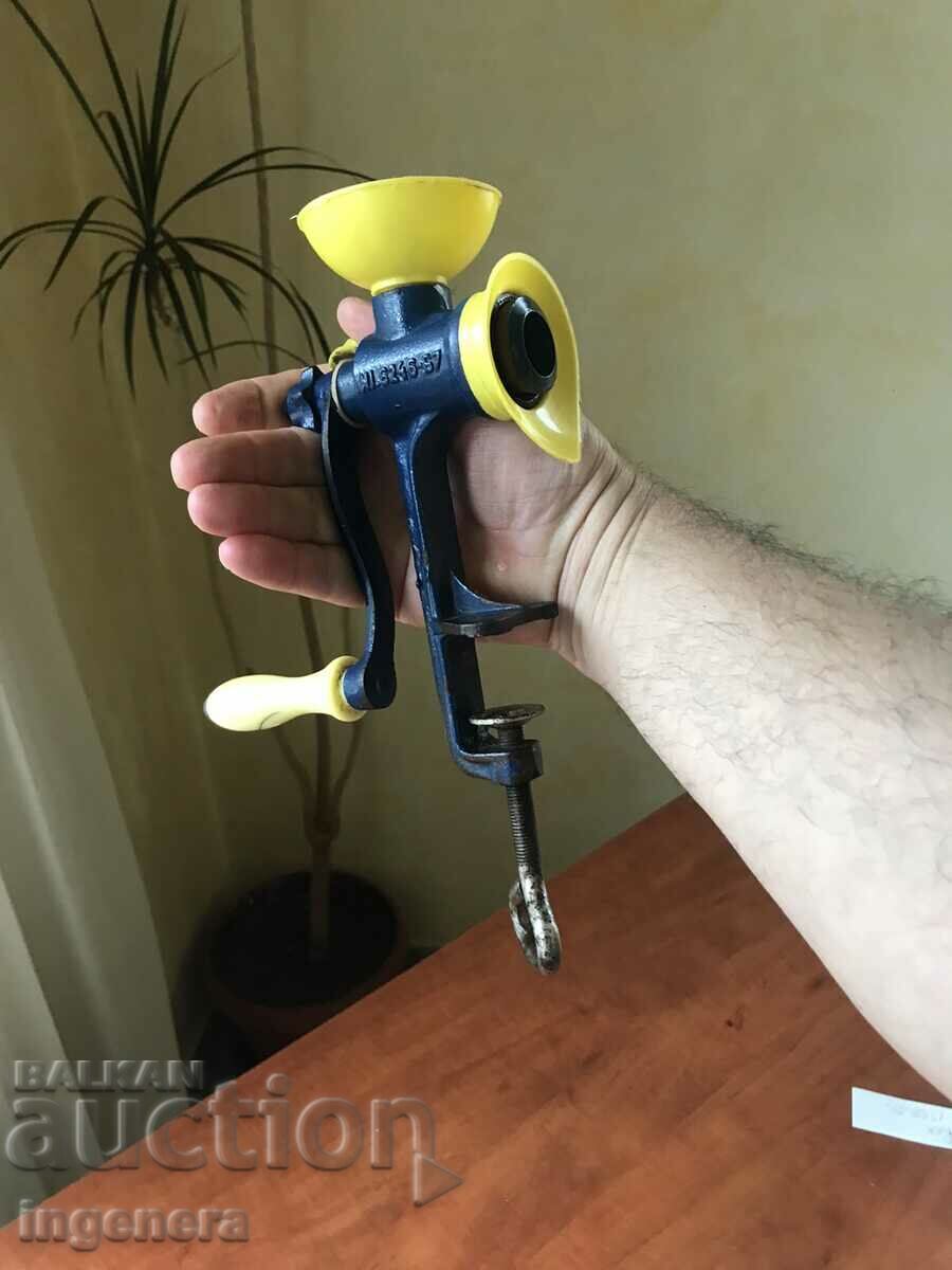 GRINDER GRINDER FOR NUTS, COFFEE, SPICES AND MORE - CAST IRON with price 27.00 BGN | € 13.80 GRINDER GRINDER FOR NUTS, COFFEE, SPICES AND MORE - CAST IRON with price 27.00 BGN | € 13.80