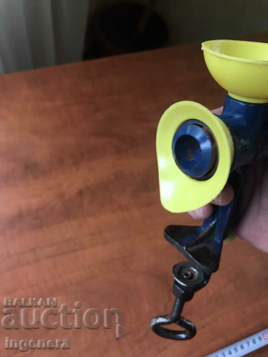 GRINDER GRINDER FOR NUTS, COFFEE, SPICES AND MORE - CAST IRON - 6 GRINDER GRINDER FOR NUTS, COFFEE, SPICES AND MORE - CAST IRON - 6