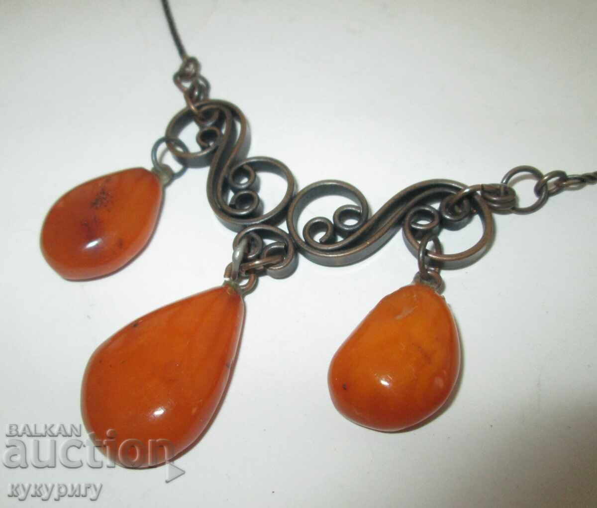 Licitație Colier colier bătrână cu bijuterii din chihlimbar natural