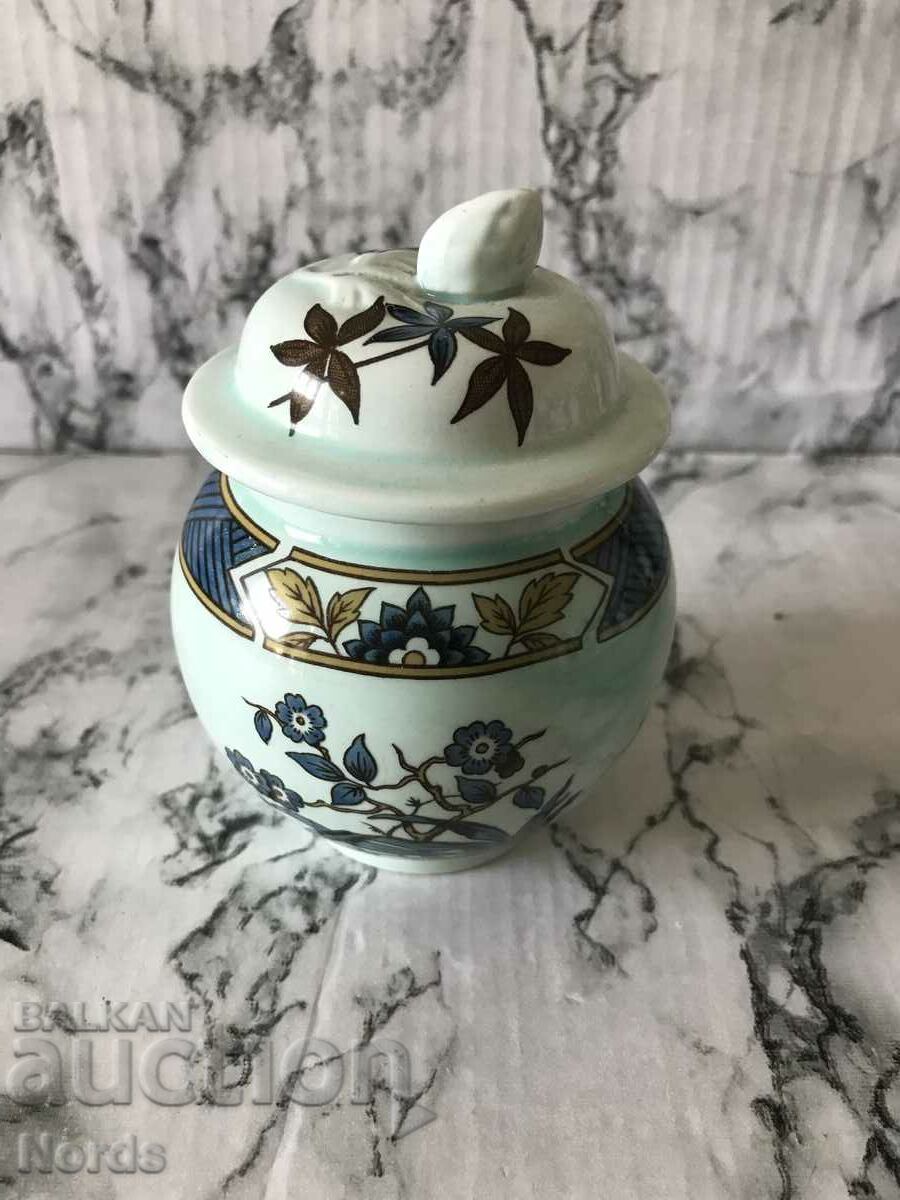 Porcelain jar with markings