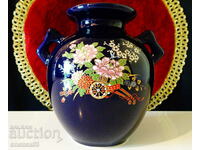 Vase Japanese porcelain, cobalt, gold, flowers.