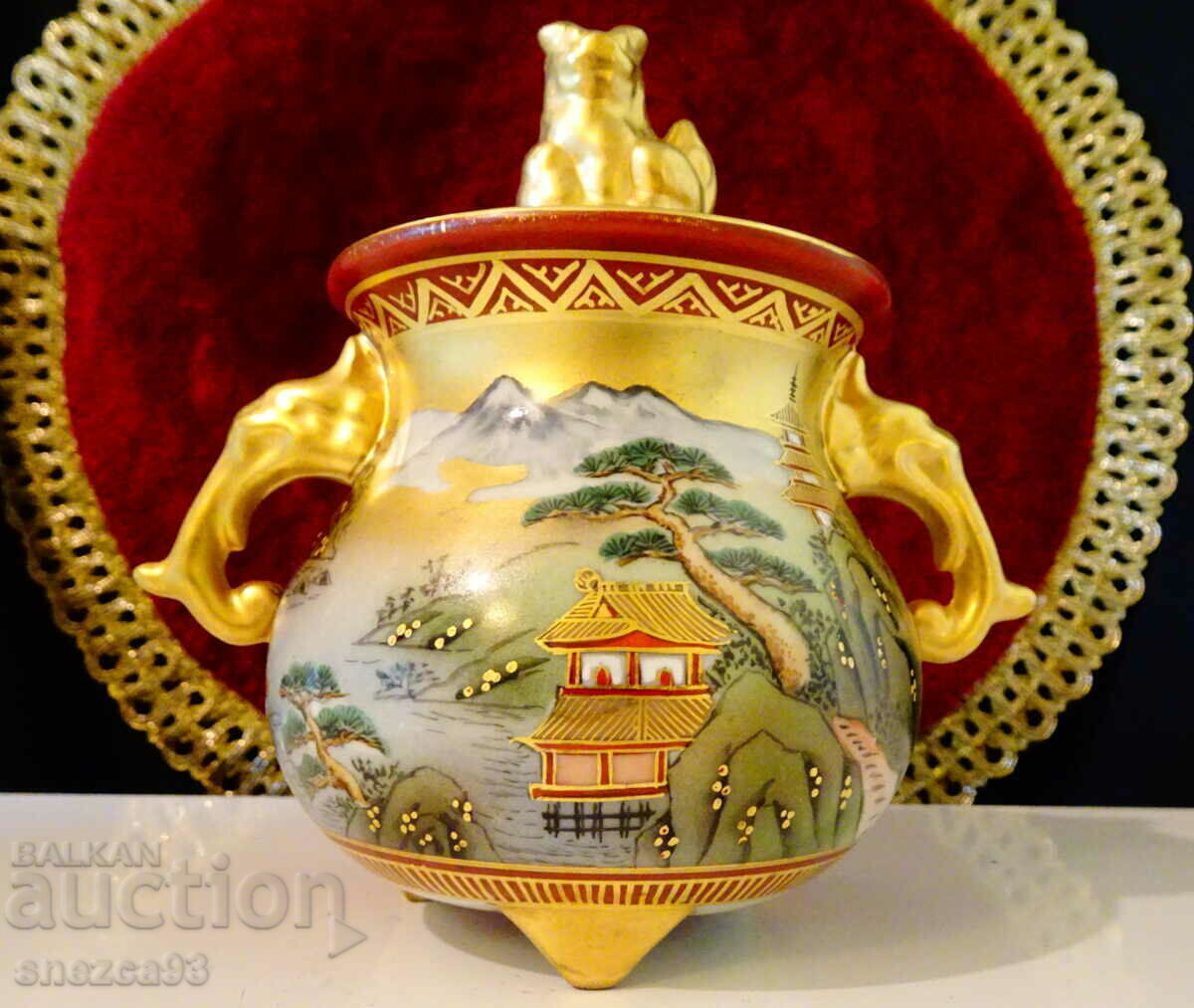Incense burner, censer, Japanese Kutani porcelain from 1870, gold with price 89.00 BGN | € 45.50 Incense burner, censer, Japanese Kutani porcelain from 1870, gold with price 89.00 BGN | € 45.50