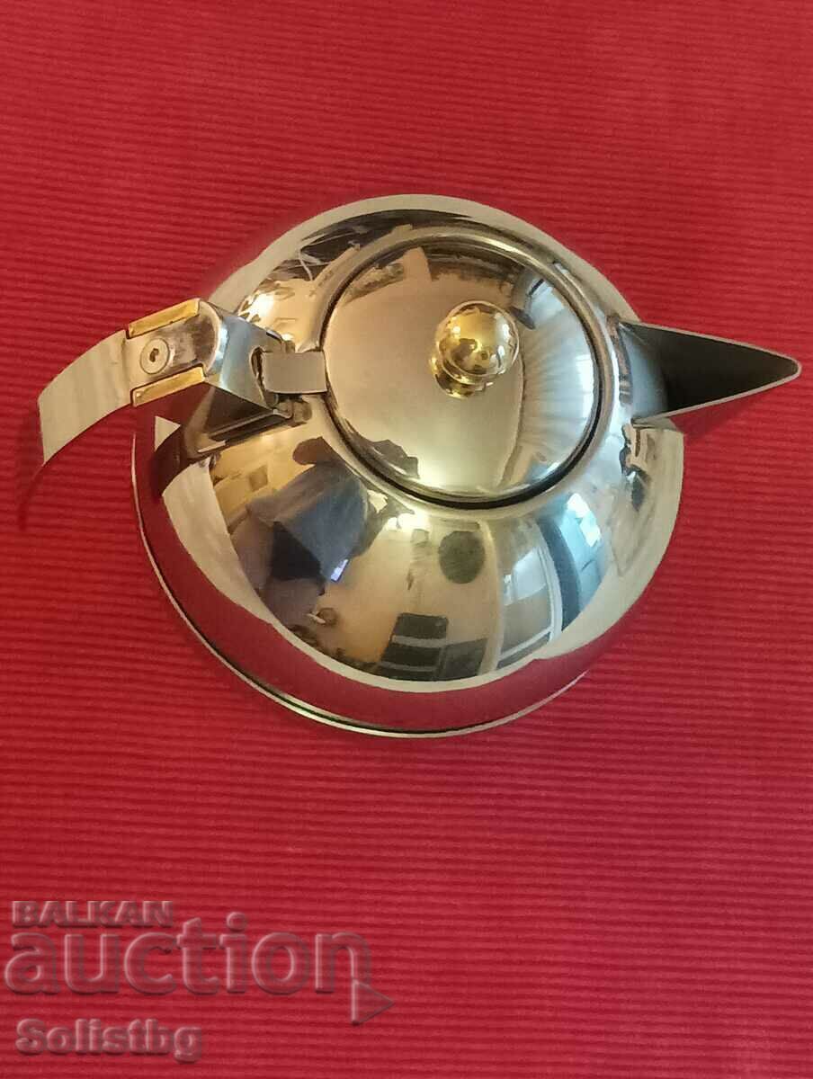 Ιταλική μηχανή καφέ μοντέλο Matilda, σχεδιασμένη από τον Raoul Piccinini. με τιμή € 143.16 | 280.00 BGN