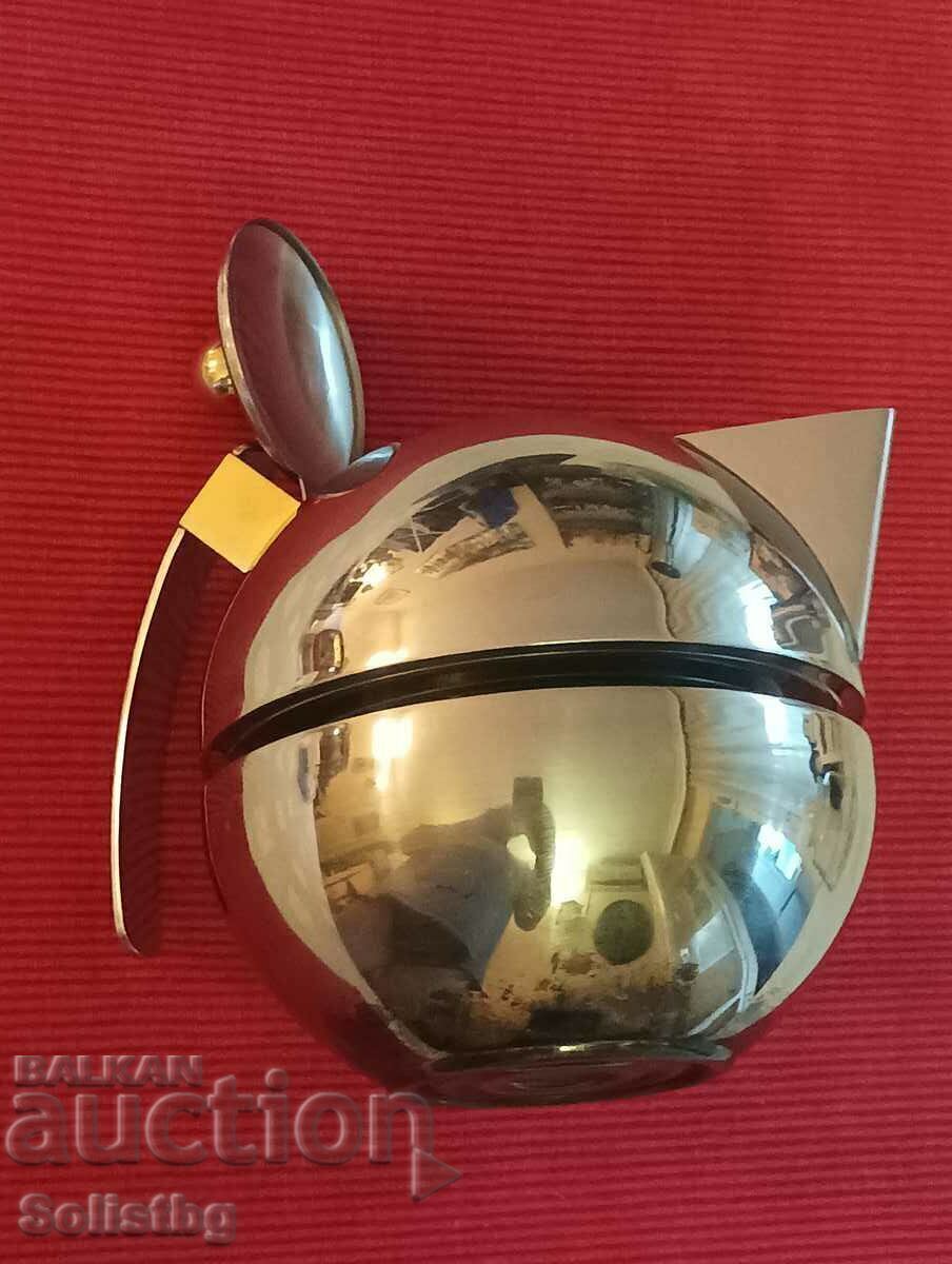 Auction Italian coffee machine model Matilda, designed by Raoul Piccinini. Auction Italian coffee machine model Matilda, designed by Raoul Piccinini.