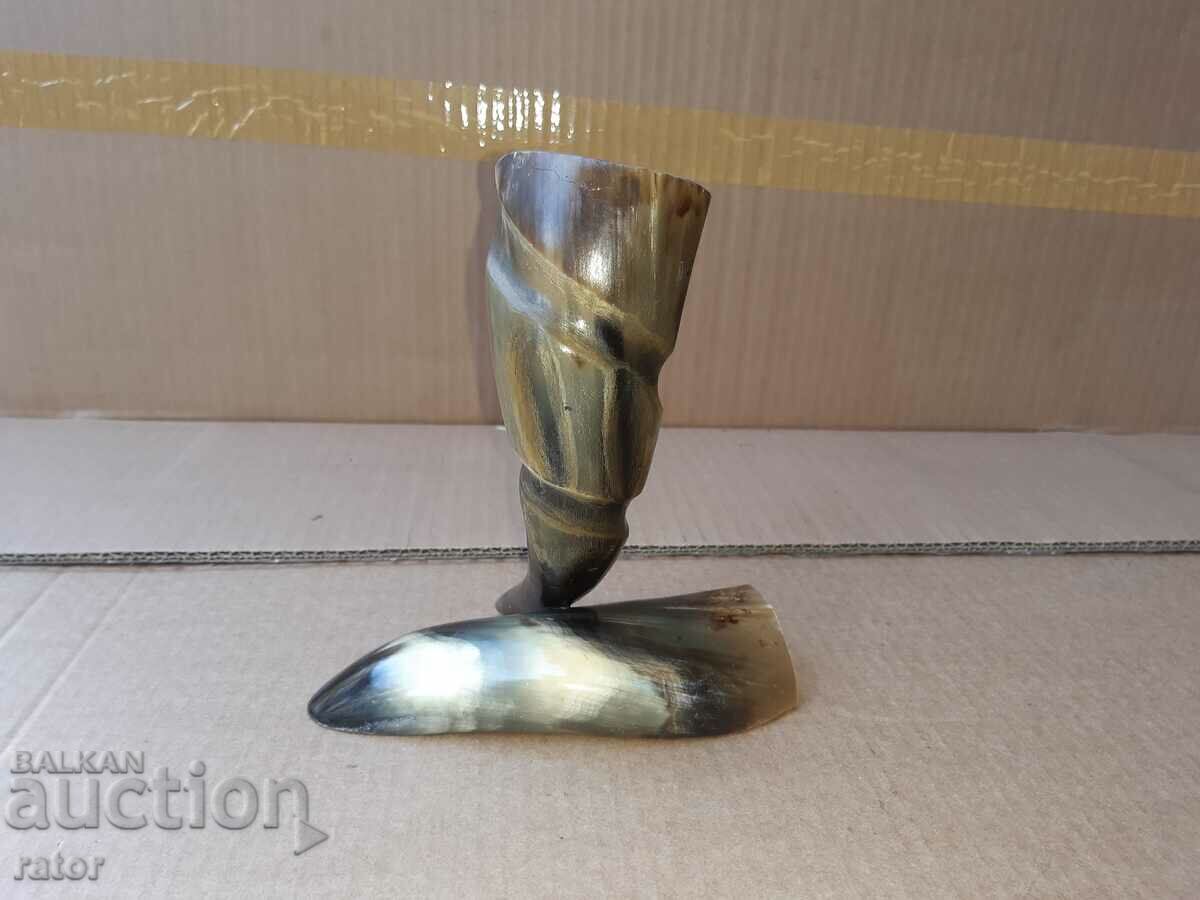 An old horn figure, a powder keg, a powder keg with price 10.00 BGN | € 5.11 An old horn figure, a powder keg, a powder keg with price 10.00 BGN | € 5.11