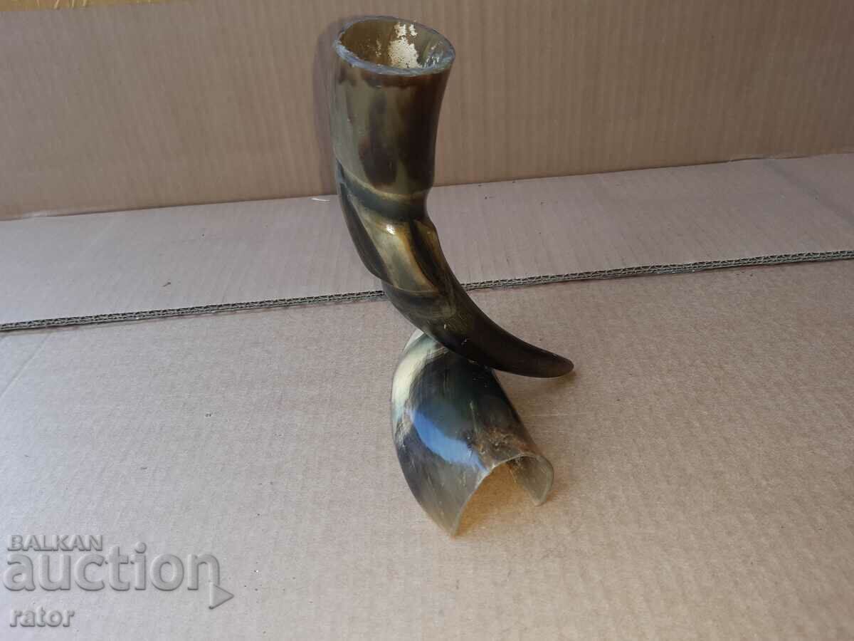 Auction An old horn figure, a powder keg, a powder keg Auction An old horn figure, a powder keg, a powder keg