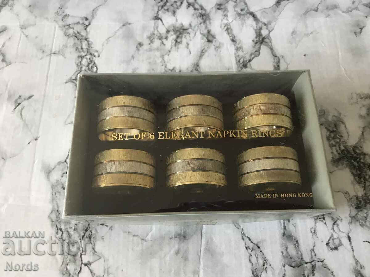 Napkin rings in a box