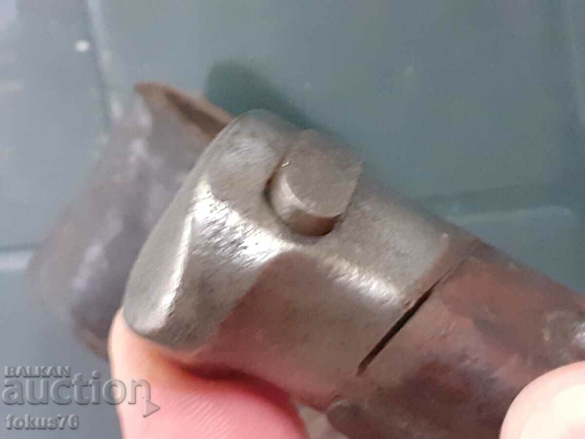 Παράδοση Μπαγιονέτα, μαχαίρι, ξιφολόγχη για τουφέκι M-95 με cania και lopus Παράδοση Μπαγιονέτα, μαχαίρι, ξιφολόγχη για τουφέκι M-95 με cania και lopus