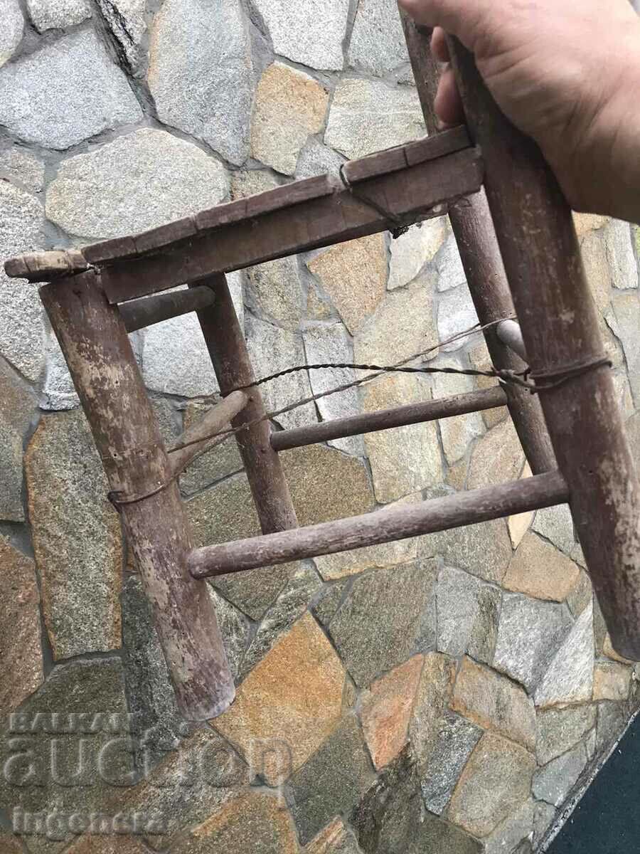 SCAUN SCAUN MIC LEMN ANTICH - 5 SCAUN SCAUN MIC LEMN ANTICH - 5