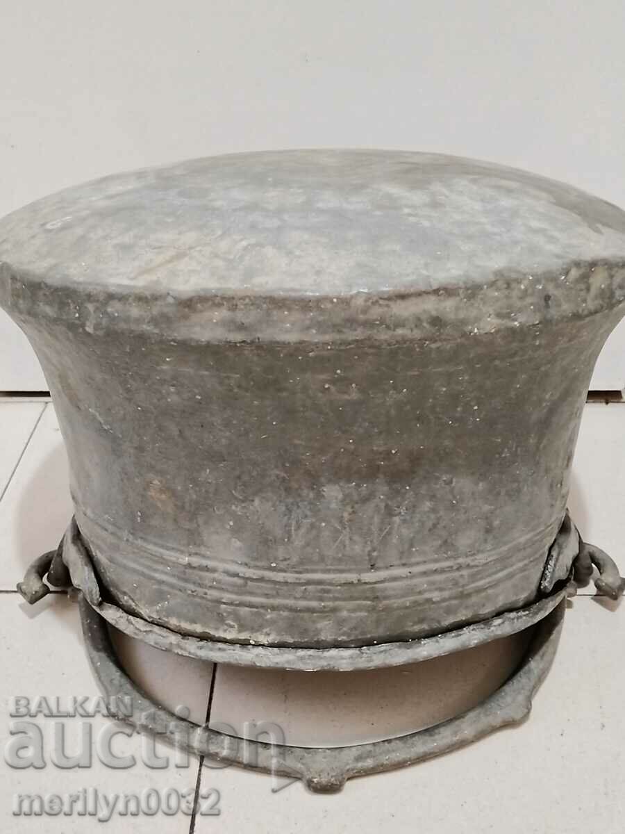 Auction Tinned coin, cauldron, copper, copper vessel Auction Tinned coin, cauldron, copper, copper vessel