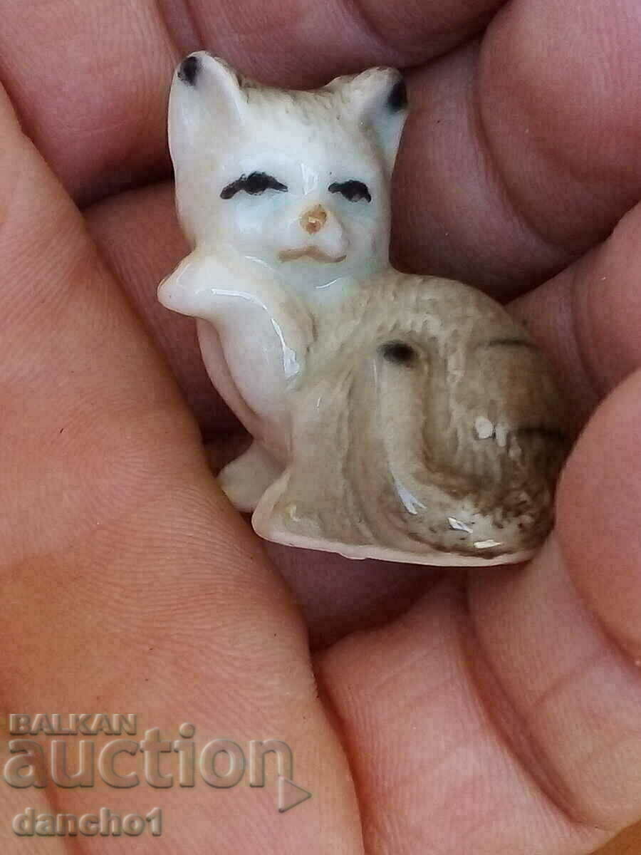 Un pisoi mic - 5 Un pisoi mic - 5