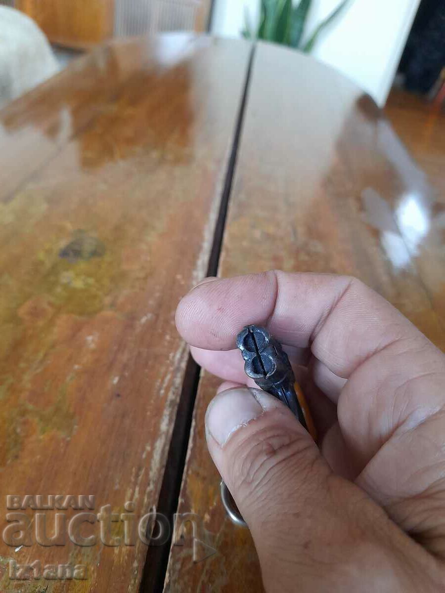 Delivery of Old key chain Pistol Delivery of Old key chain Pistol