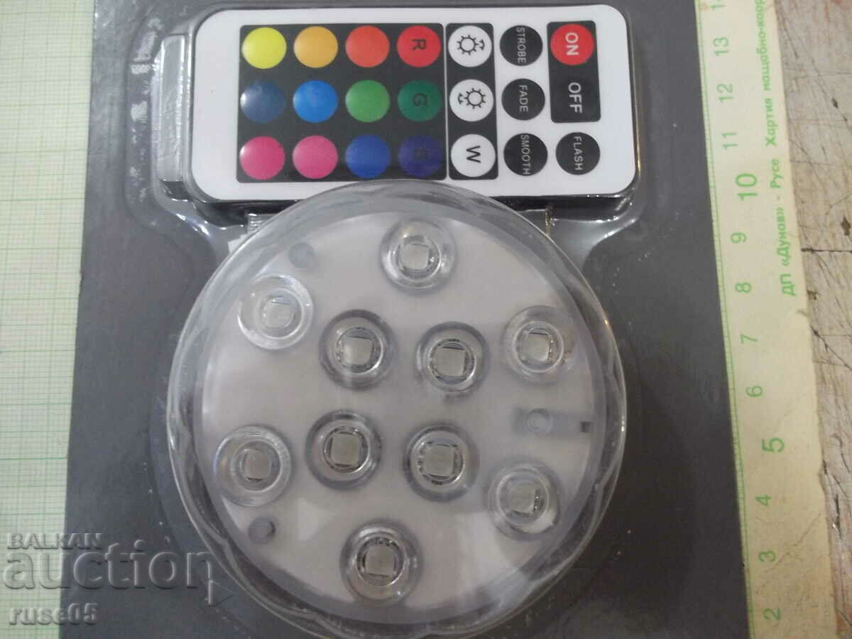 Licitație Lampă cu apă LED care schimbă culoarea cu telecomandă nouă