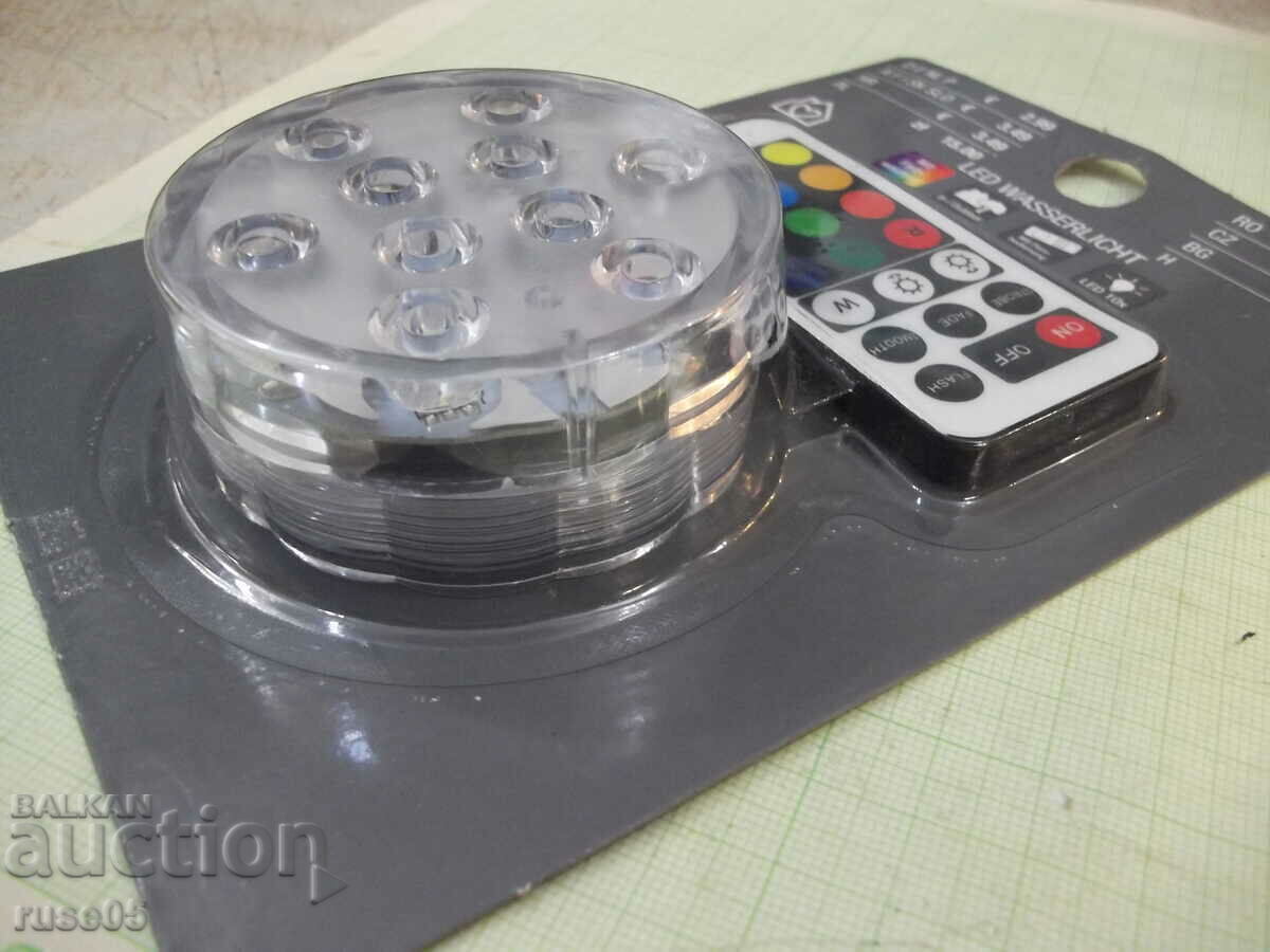 Livrarea Lampă cu apă LED care schimbă culoarea cu telecomandă nouă