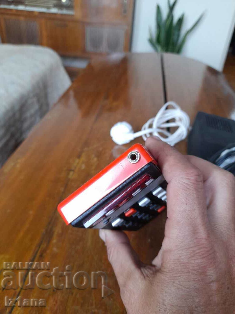 Livrarea Vechiul calculator Elka 103