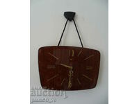 #*7657 old wall clock - Majak