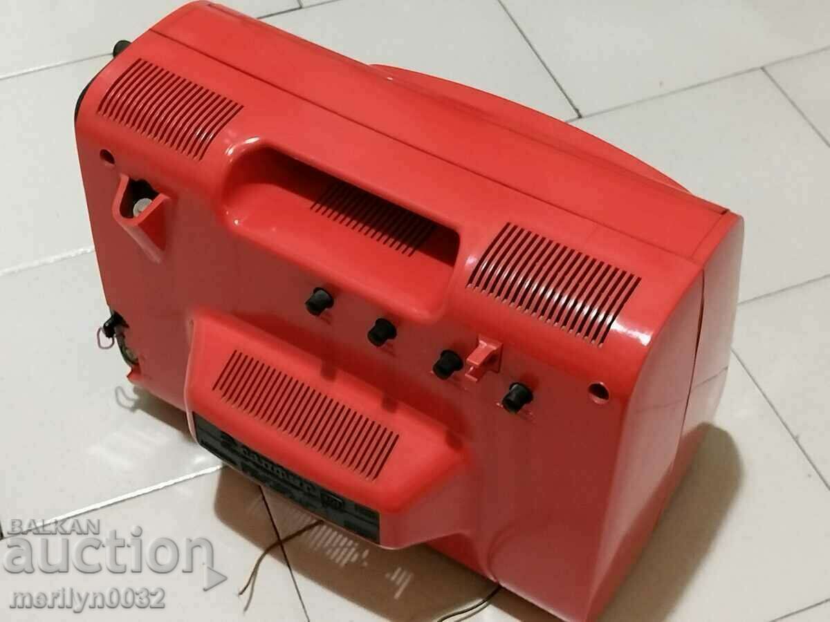 Licitație Televizor portabil SAPPHIR 401 Televizor URSS Licitație Televizor portabil SAPPHIR 401 Televizor URSS